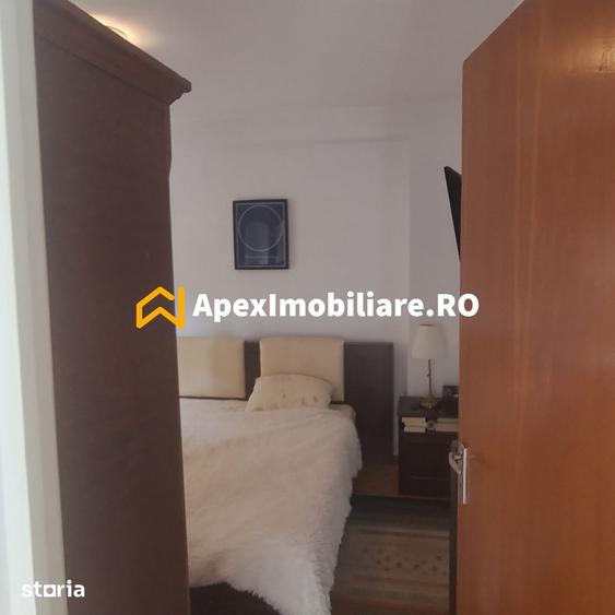 Apartament cu 3 camere decomandat în Tineretului — fotografia 1