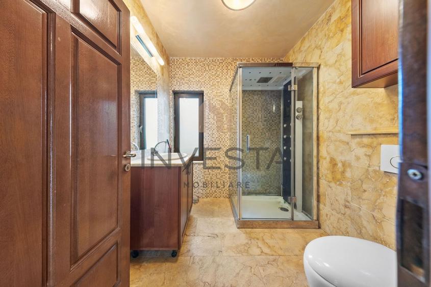 Casă individuală cu 5 camere cu Canalizare în Făget