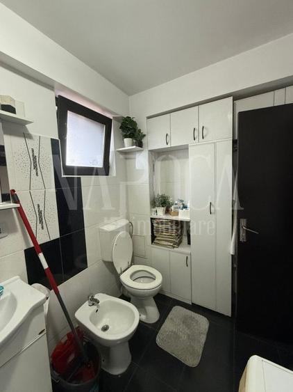 Apartament cu 4 camere semidecomandat în Florești