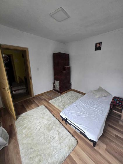 Vand casa din caramida cu 4 camere si garaj / Teren 900mp - 2