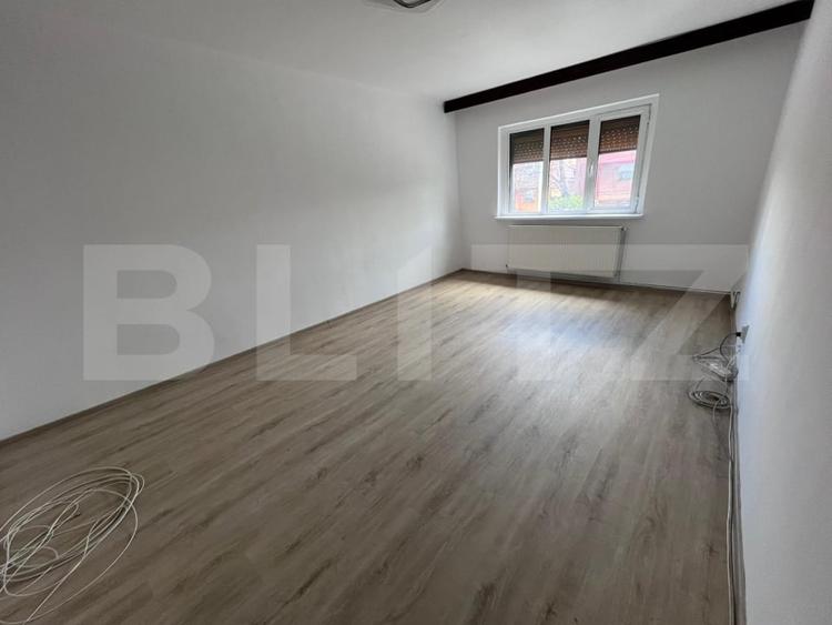 Apartament cu 2 camere decomandat, mobilat în Rovine