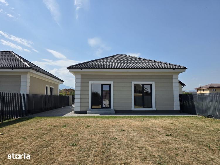 Casă cu 4 camere cu Teren 450 Mp în Primăverii