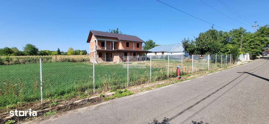 Casă cu 5 camere cu Teren 1167 Mp în Drăgănești