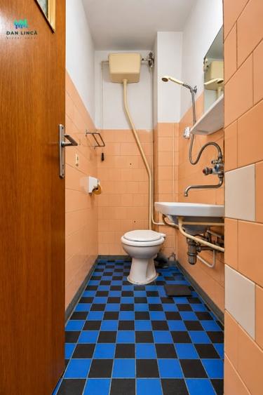 Apartament cu 4 camere decomandat în Central