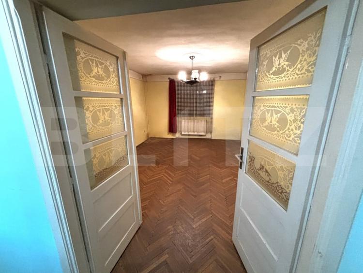 Casă cu 3 camere cu Teren 200 Mp în Central