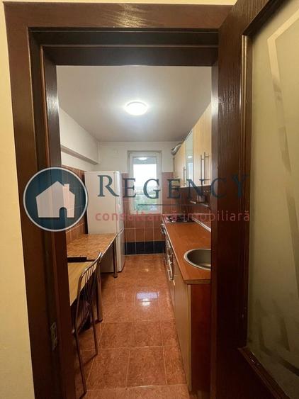 Apartament cu 2 camere semidecomandat, mobilat în Eroii Revoluției