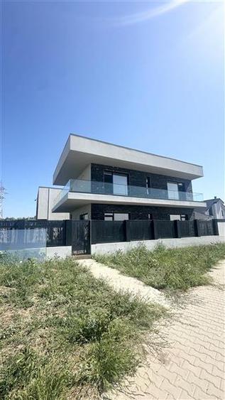 Casă individuală cu 5 camere cu Teren 400 Mp în Nord