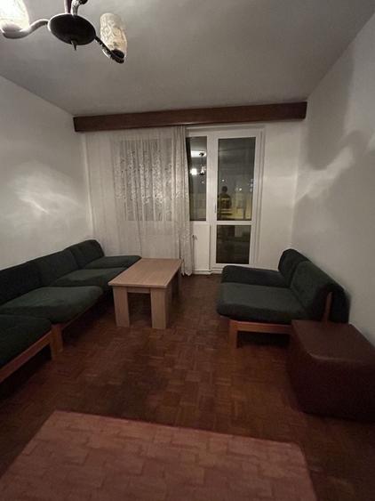 Apartament cu 3 camere decomandat în Sub Arini
