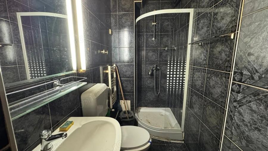 Apartament cu 3 camere în Telegrafului