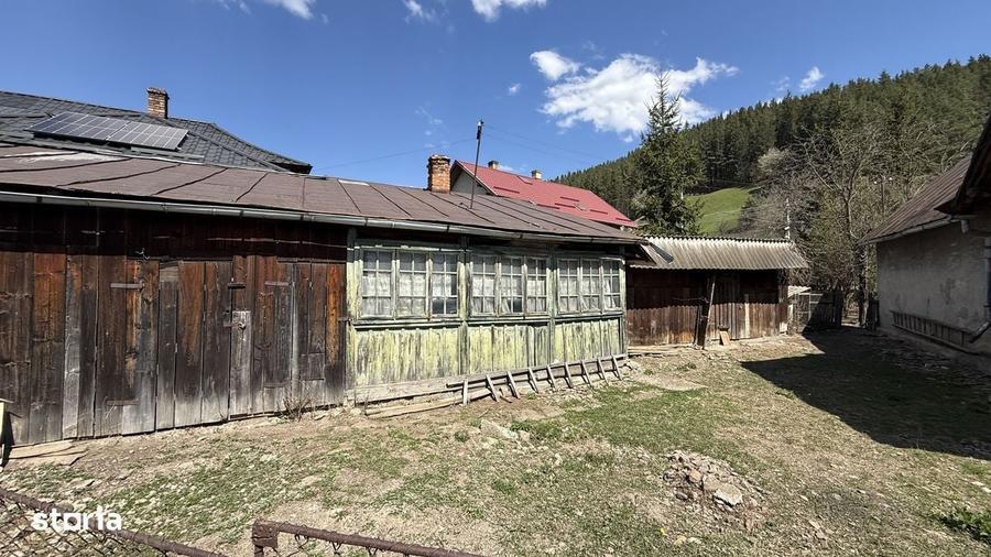 Casa cu anexe si teren 988 mp, deschidere la 3 strazi - 4