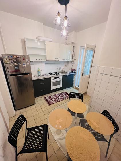Apartament cu 3 camere decomandat, mobilat în Dorobanți
