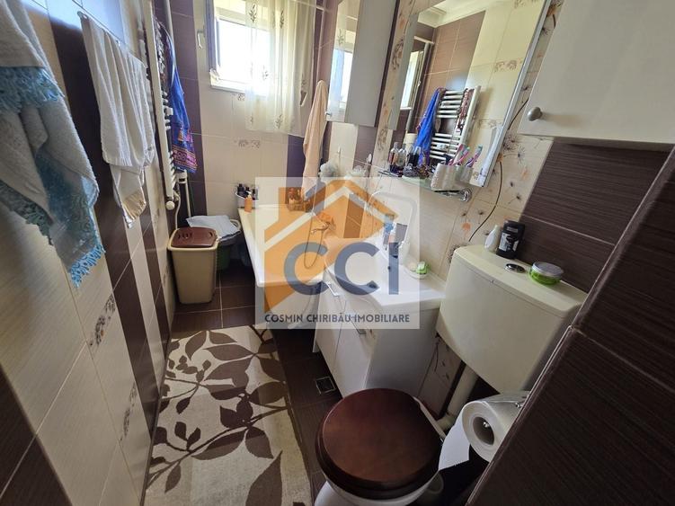 Apartament cu 2 camere nedecomandat, mobilat în Narcisa