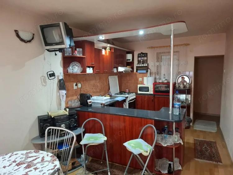Casă cu 5 camere cu Teren 812 Mp în Central