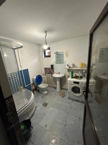 Casă cu 6 camere în Giurgiului