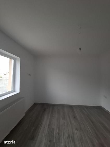 Casă cu Teren 380 Mp în Sânandrei