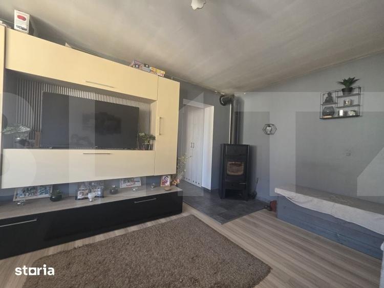 Apartament cu 3 camere semidecomandat în Ozun