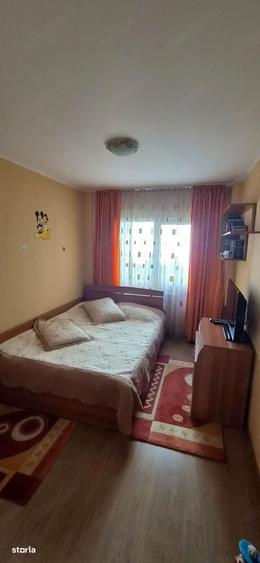Apartament cu 3 camere decomandat în Prundu