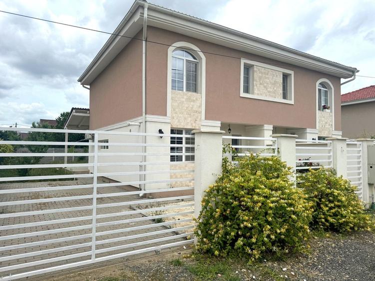 Duplex cu 4 camere cu Canalizare în Moșnița Nouă