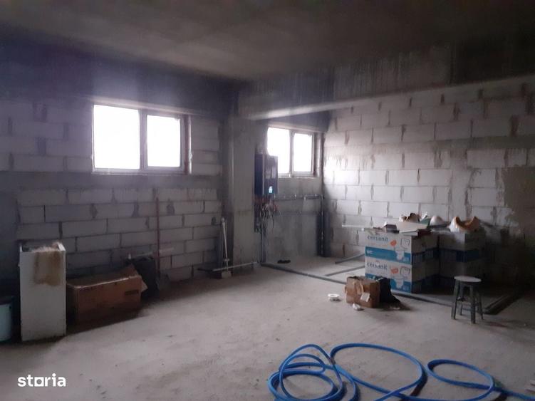 Casă cu 4 camere cu Teren 7650 Mp în Central