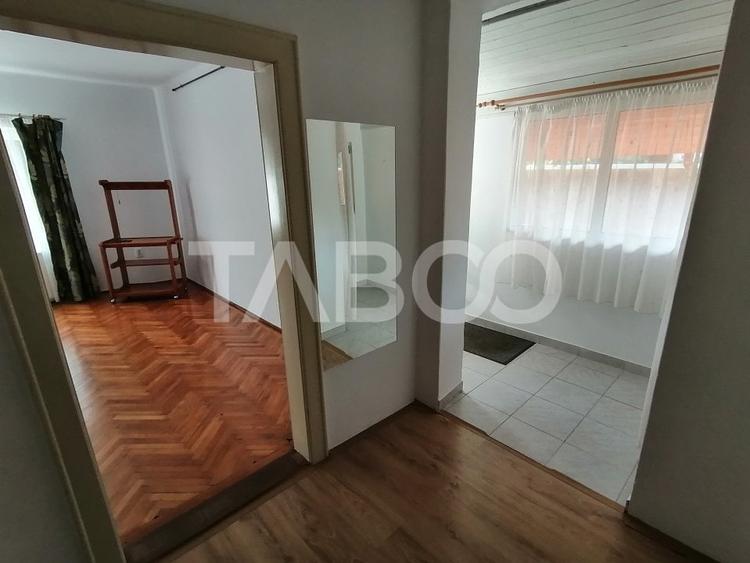 Duplex cu 3 camere semidecomandat cu Canalizare în Calea Poplăcii