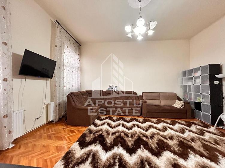 Apartament cu 2 camere semidecomandat, mobilat în P-ța Maria