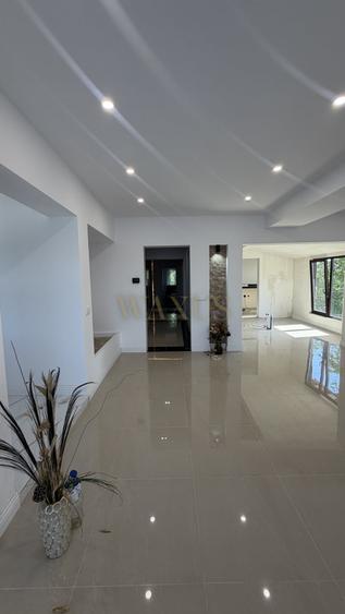 Apartament cu 5 camere decomandat, mobilat în Sud-Est