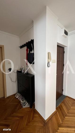 Apartament cu 4 camere decomandat în Girocului