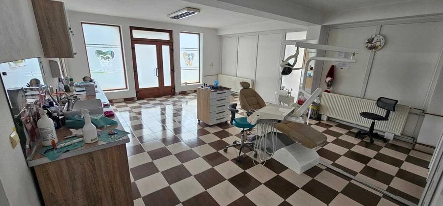 Spațiu comercial, de 120 mp, în Central