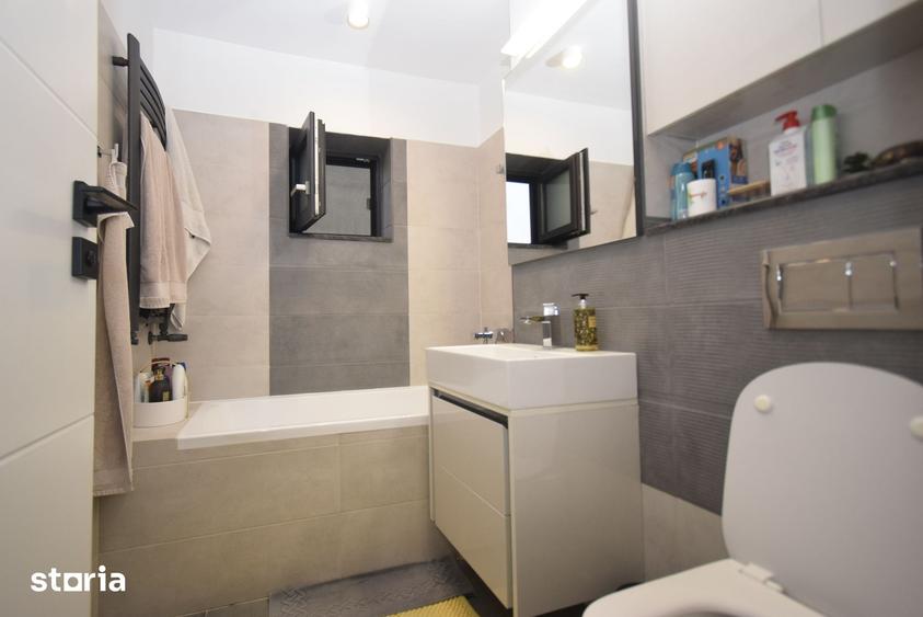Apartament cu 3 camere decomandat în Siloz