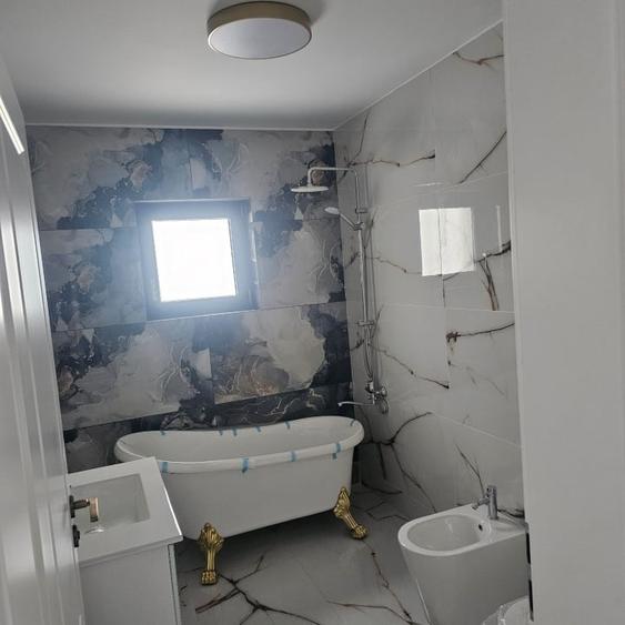 Casă individuală cu 6 camere cu Teren 412 Mp în Malu Mare