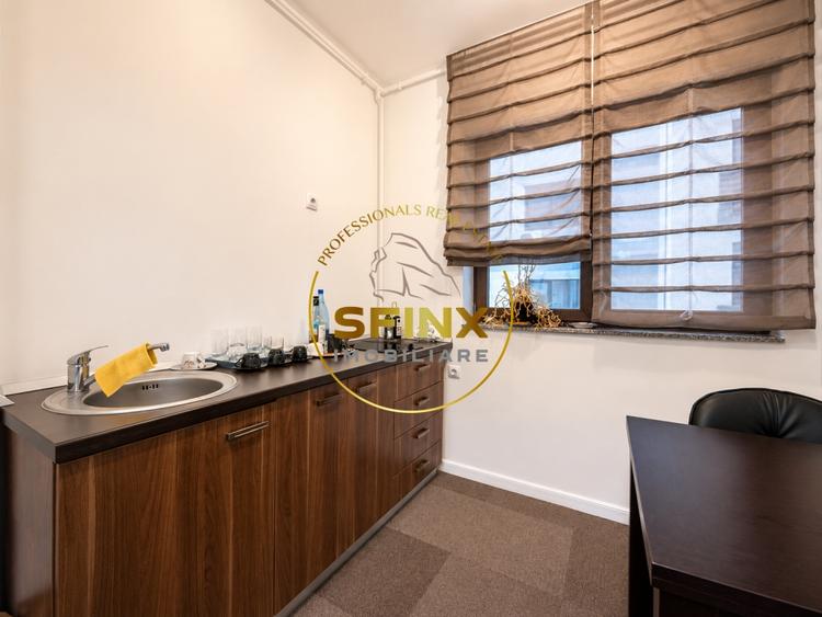 Apartament cu 4 camere semidecomandat, mobilat în Vitan Mall