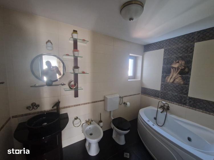 Casă cu 7 camere cu Teren 416 Mp în Chiajna