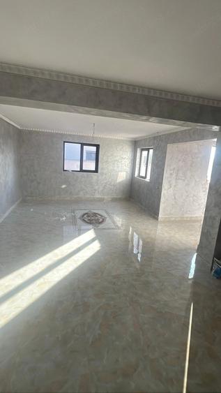 Casă cu 3 camere cu Teren 400 Mp în Central