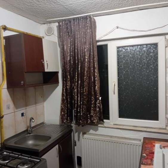 Apartament cu 2 camere, mobilat în Debarcader