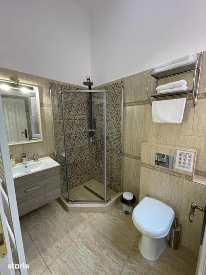 Apartament cu 8 camere în Central