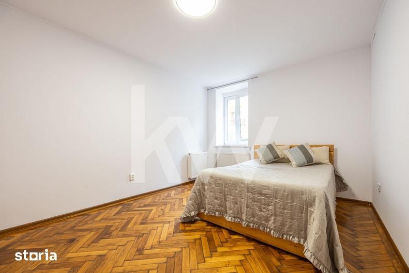 Apartament cu 3 camere decomandat în Schei