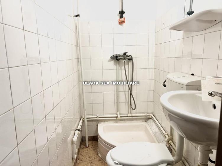 Apartament cu 3 camere, mobilat în Tomis Nord