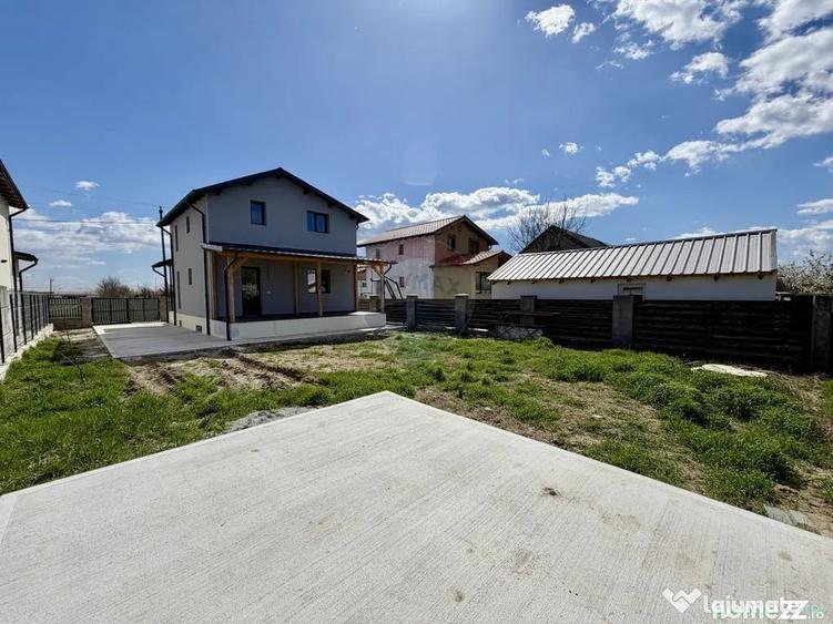 Casă cu 3 camere cu Teren 400 Mp în Golești