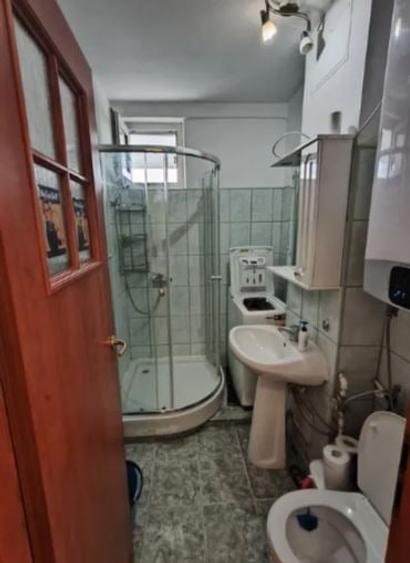 Apartament cu 2 camere semidecomandat, mobilat în Tineretului
