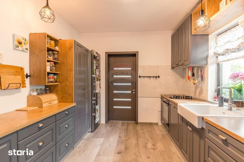Casă cu 4 camere cu Teren 479 Mp în Rediu