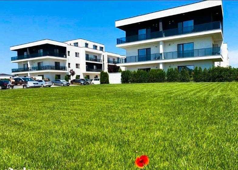 Apartament cu 3 camere semidecomandat, mobilat în Tunari