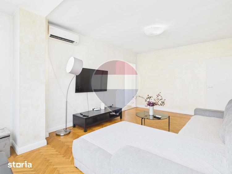 Apartament cu 3 camere în Tei