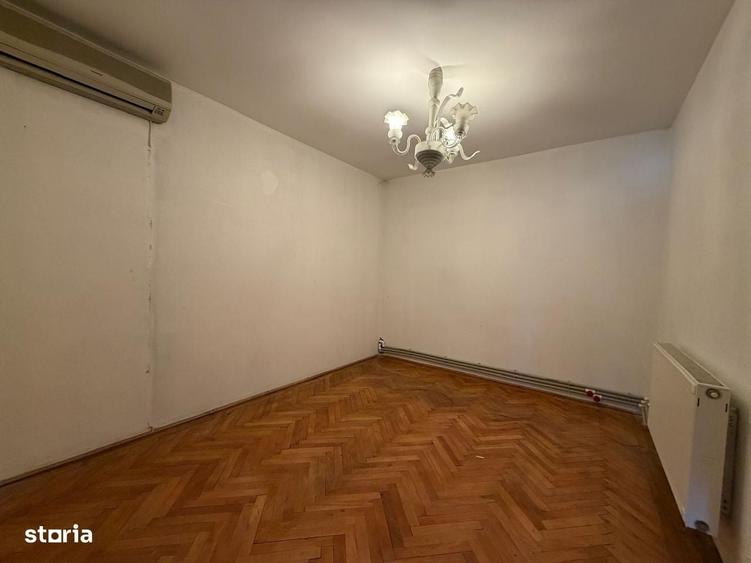 Casă cu 4 camere în Odăi