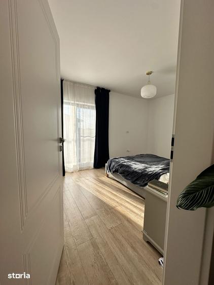 Casă cu 5 camere cu Teren 500 Mp în Păulești