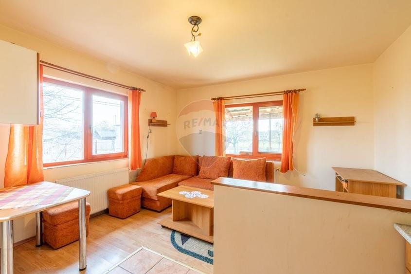 Casă individuală cu 2 camere cu Teren 3301 Mp în Jucu de Mijloc