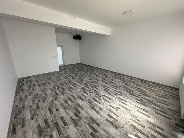 Spațiu comercial, de 98 mp, în Bâcu