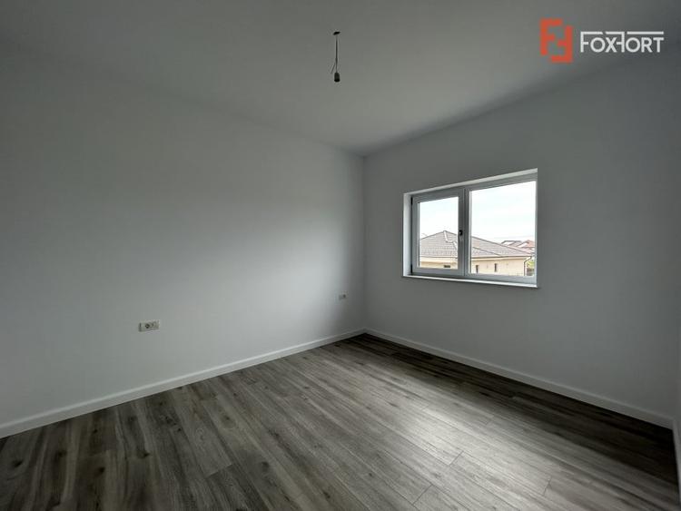 Duplex cu 5 camere cu Canalizare în Ghiroda