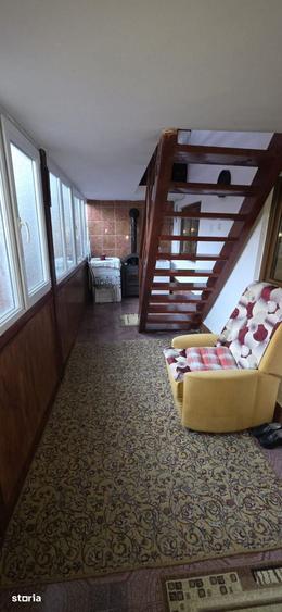 Casă cu 5 camere cu Teren 180 Mp în Central