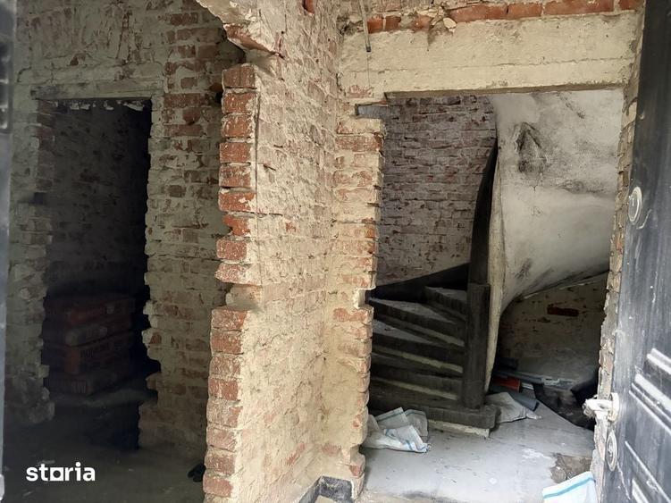 Casă cu 6 camere cu Teren 232 Mp în Floreasca