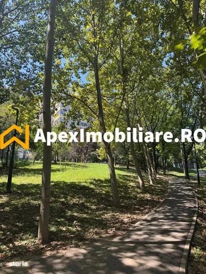Apartament cu 4 camere decomandat în Doamna Ghica